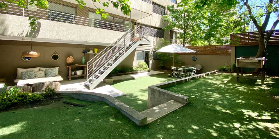 Remodelado con Jardín Privado